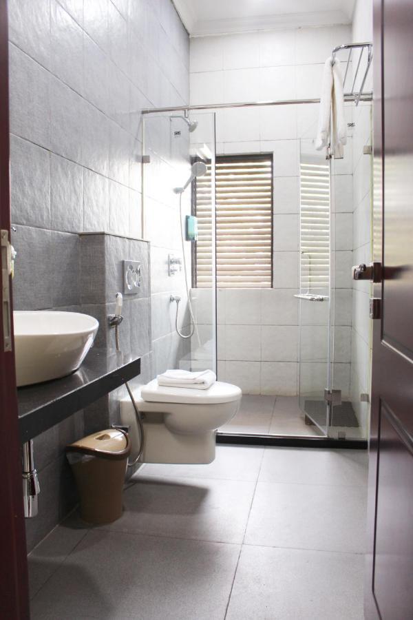 Ixoras Hotel Kinshasa Eksteriør bilde