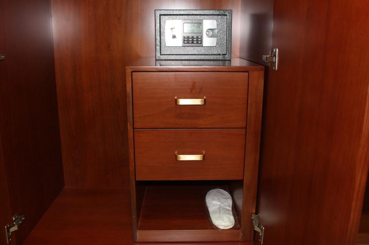 Ixoras Hotel Kinshasa Eksteriør bilde