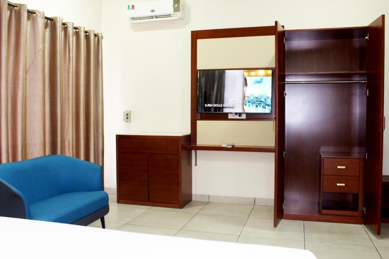 Ixoras Hotel Kinshasa Eksteriør bilde
