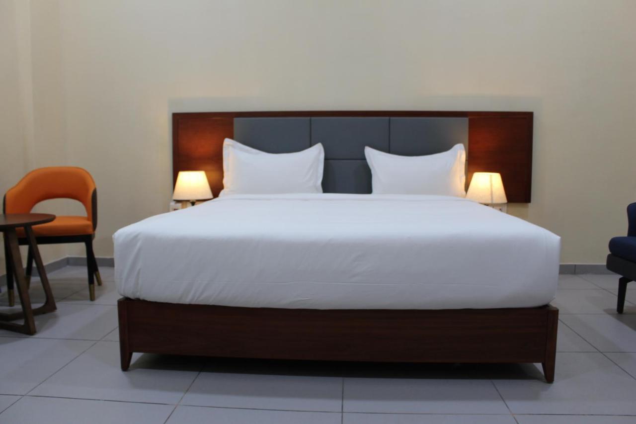 Ixoras Hotel Kinshasa Eksteriør bilde