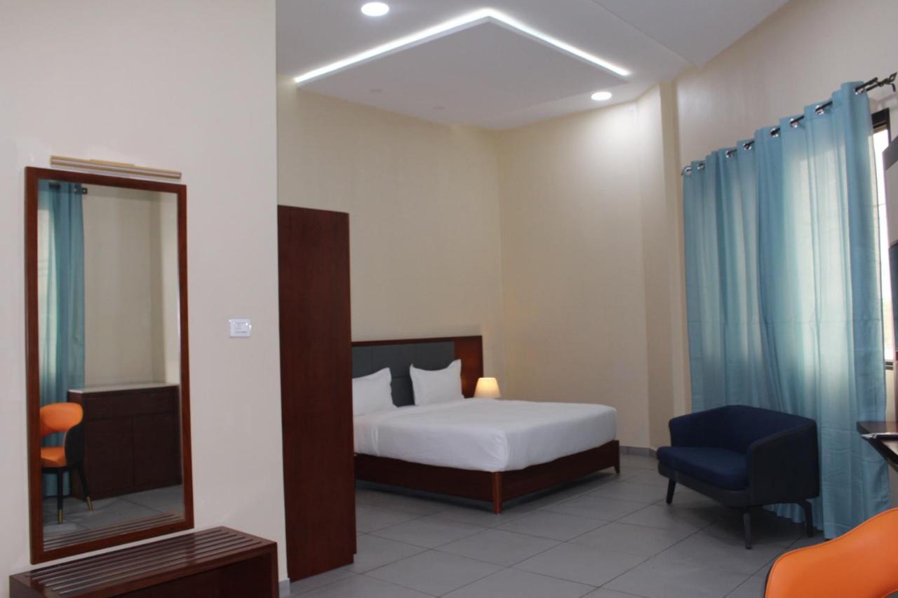 Ixoras Hotel Kinshasa Eksteriør bilde