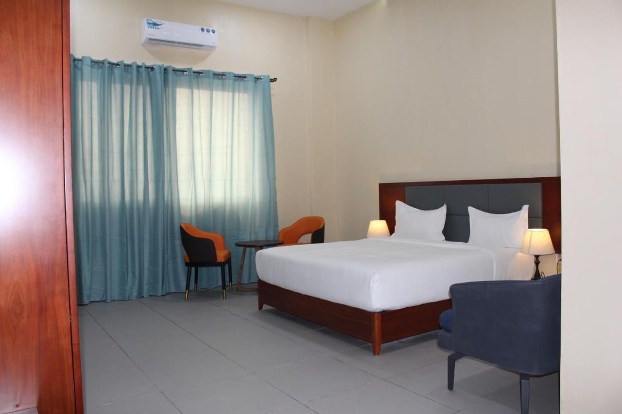 Ixoras Hotel Kinshasa Eksteriør bilde