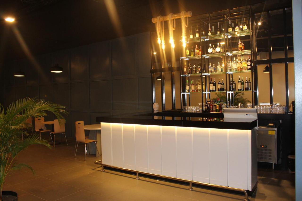 Ixoras Hotel Kinshasa Eksteriør bilde